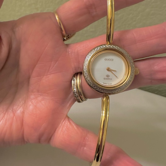 Reserve for @lancelot8878~Near Mint~Gucci Watch W/DiamondCut Bezel~Box/Paper - Picture 8 of 15